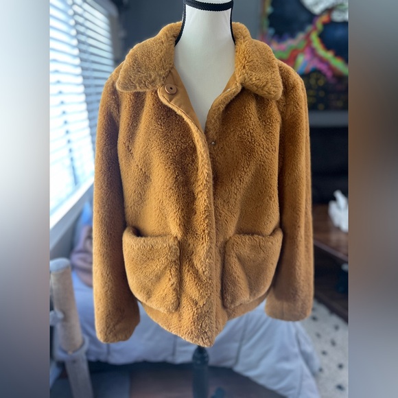 Divided Mustard Yellow Teddy Bear Coat - Picture 4 of 10